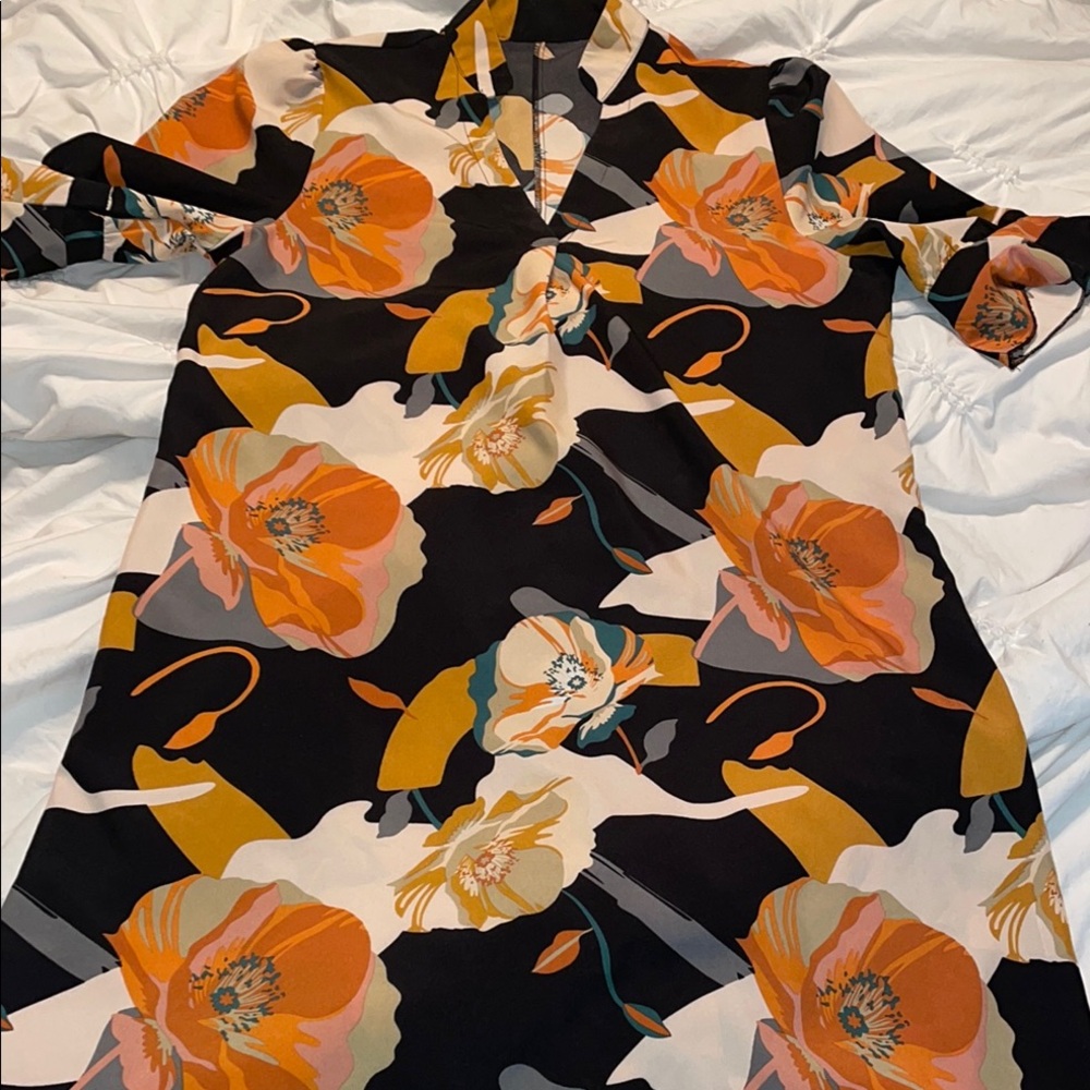 Boutique - size medium- Floral Print Women's Dress